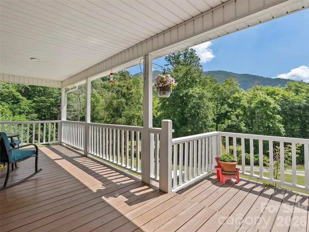 81 Aldens Way Clyde NC 28721