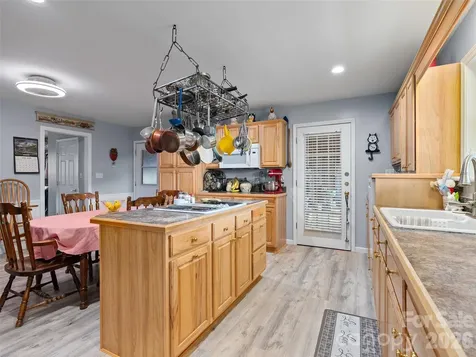 81 Aldens Way Clyde NC 28721