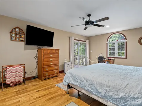 81 Aldens Way Clyde NC 28721