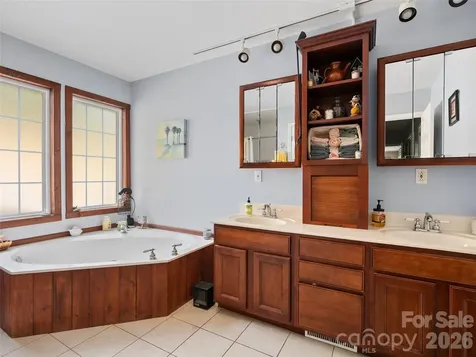 81 Aldens Way Clyde NC 28721