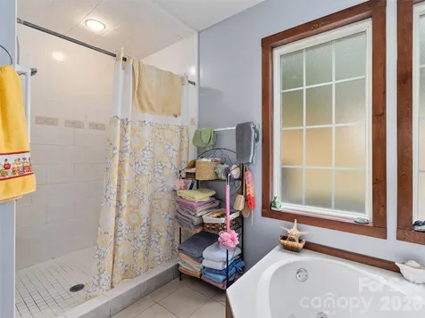 81 Aldens Way Clyde NC 28721