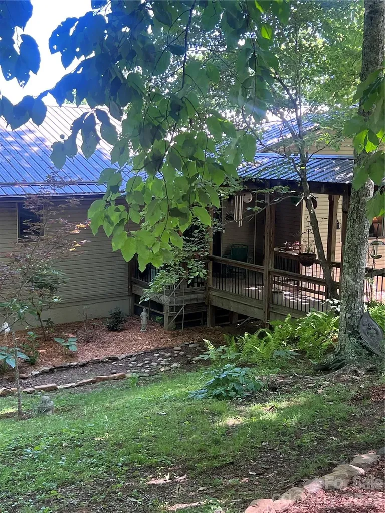 1355 Moonshine Mountain Road Burnsville NC 28714