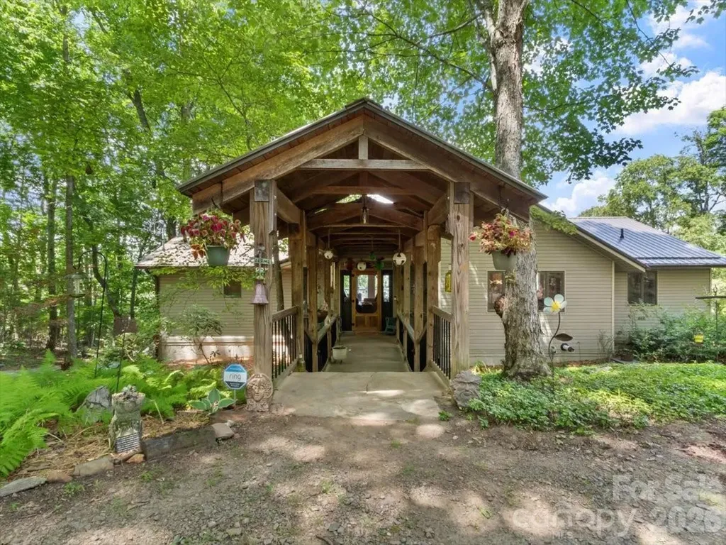 1355 Moonshine Mountain Road Burnsville NC 28714