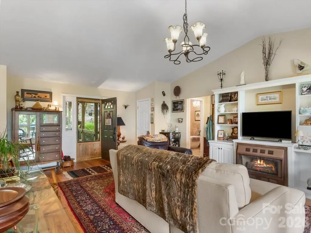 1355 Moonshine Mountain Road Burnsville NC 28714