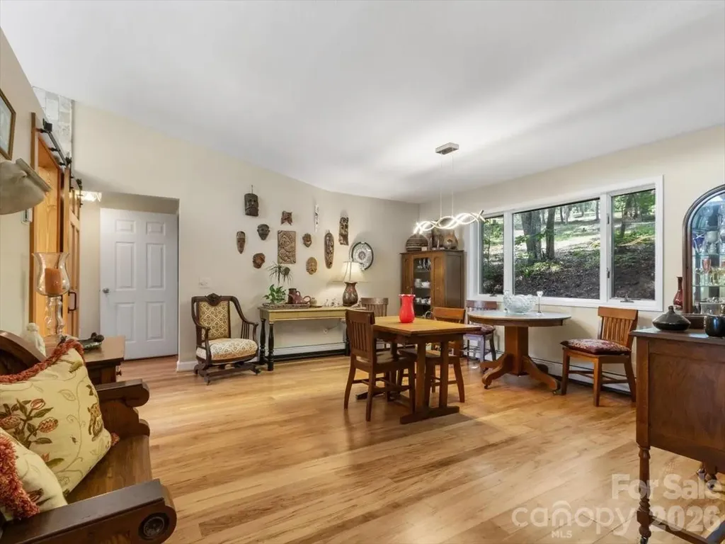 1355 Moonshine Mountain Road Burnsville NC 28714