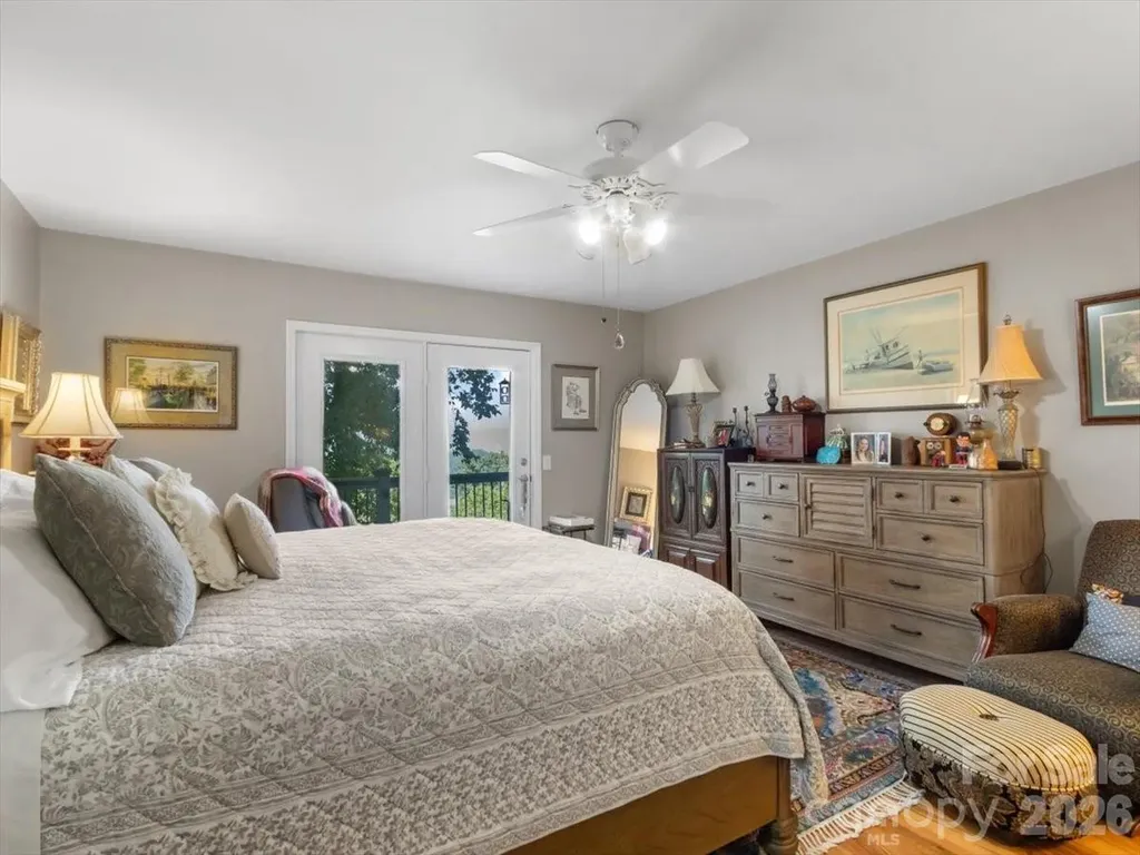 1355 Moonshine Mountain Road Burnsville NC 28714