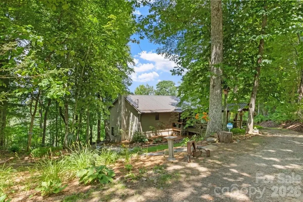 1355 Moonshine Mountain Road Burnsville NC 28714