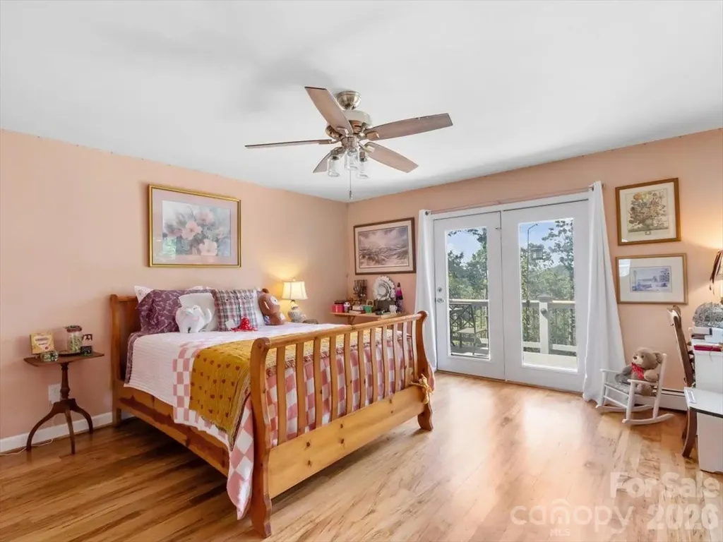 1355 Moonshine Mountain Road Burnsville NC 28714