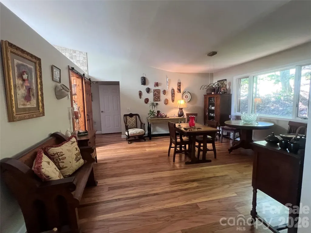 1355 Moonshine Mountain Road Burnsville NC 28714