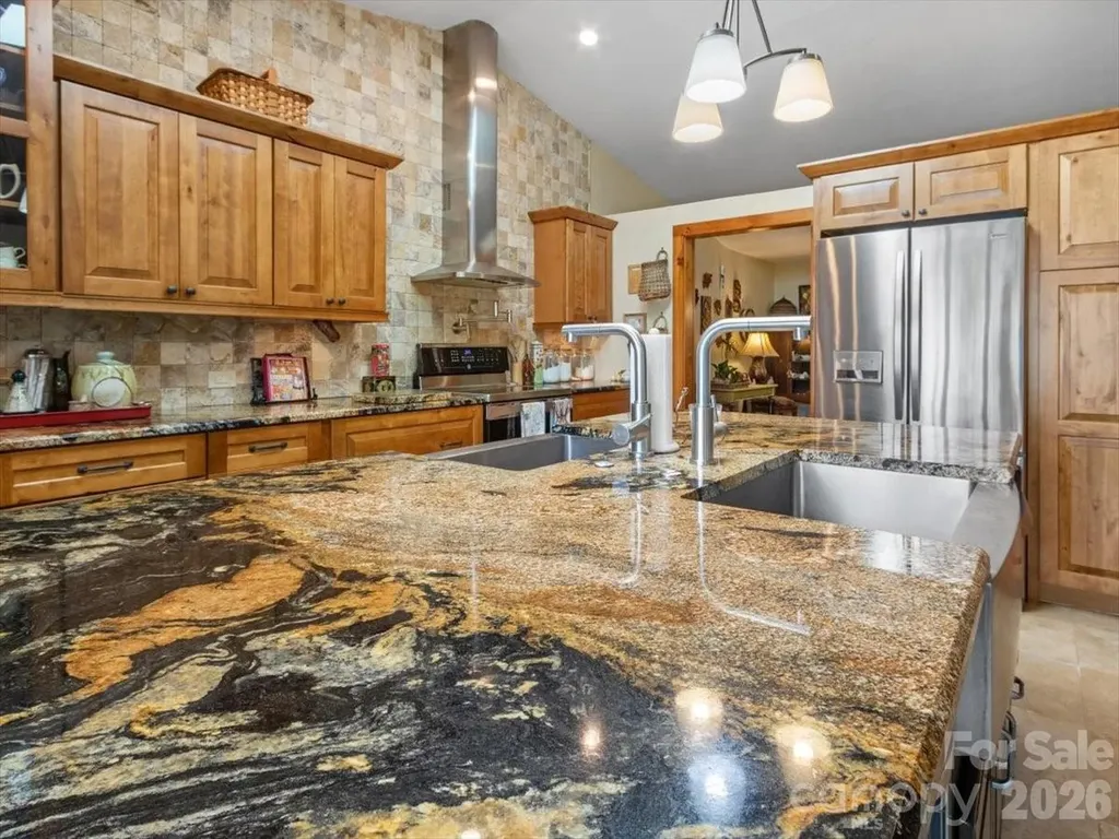 1355 Moonshine Mountain Road Burnsville NC 28714
