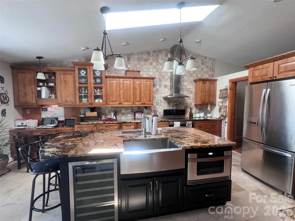 1355 Moonshine Mountain Road Burnsville NC 28714