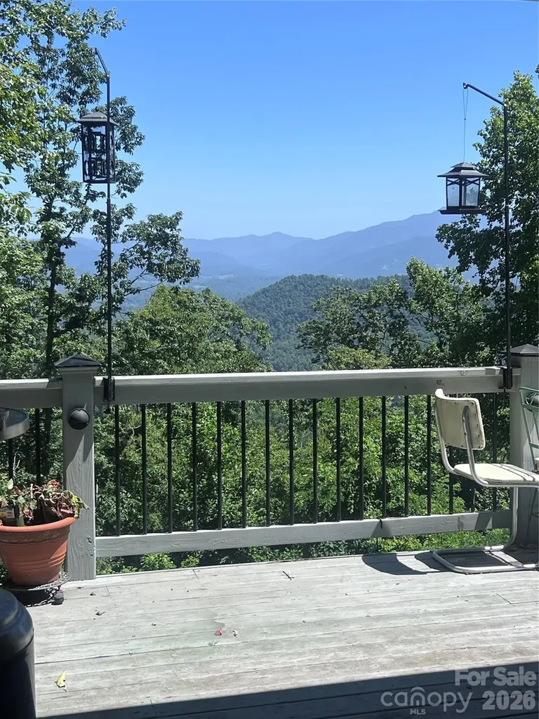 1355 Moonshine Mountain Road Burnsville NC 28714