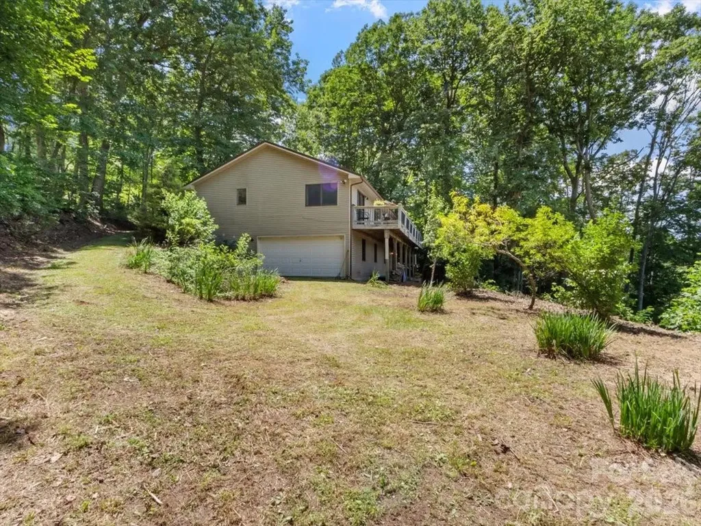 1355 Moonshine Mountain Road Burnsville NC 28714