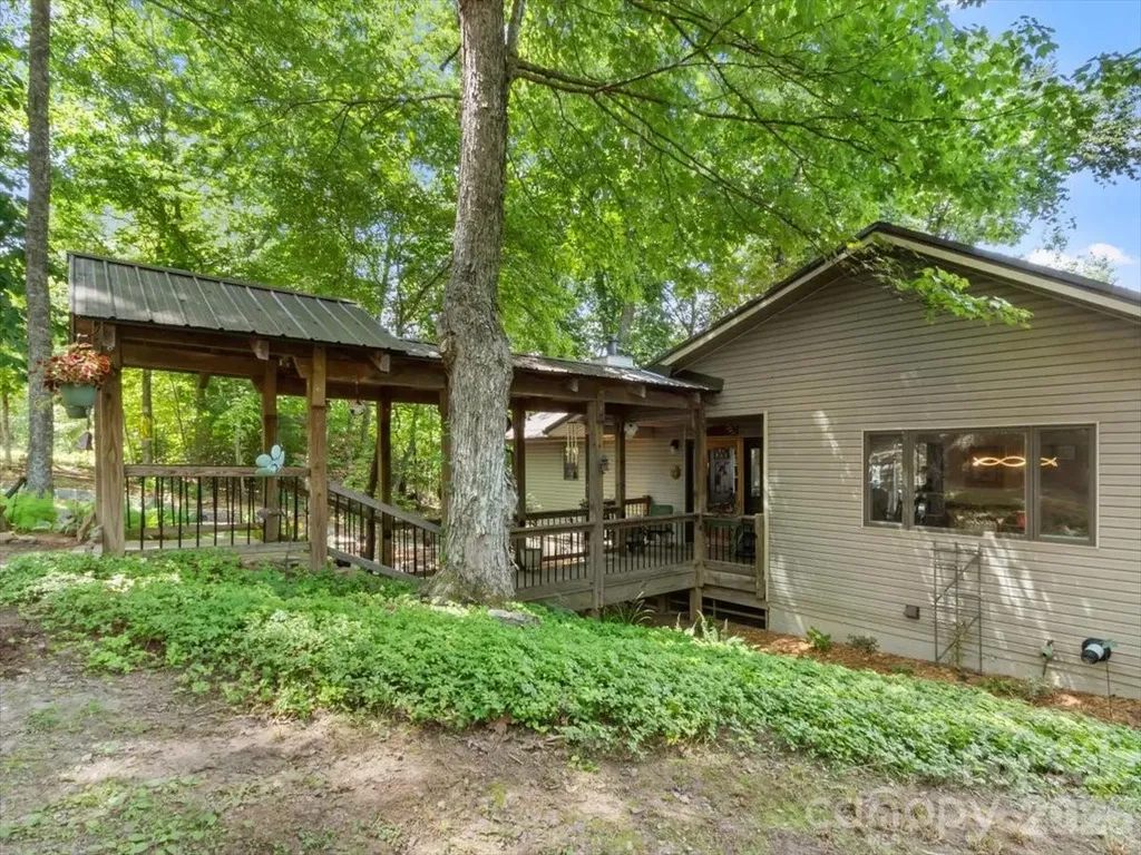 1355 Moonshine Mountain Road Burnsville NC 28714