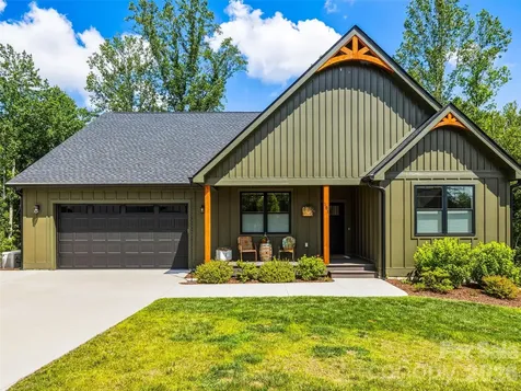 181 Byron Forest Drive Horse Shoe NC 28742