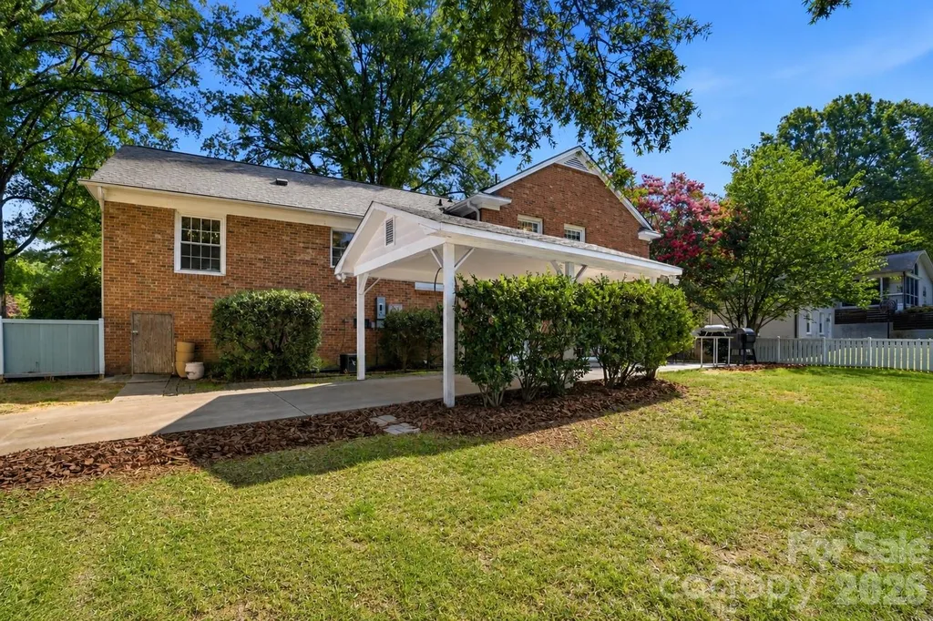 3900 Blowing Rock Way Charlotte NC 28210