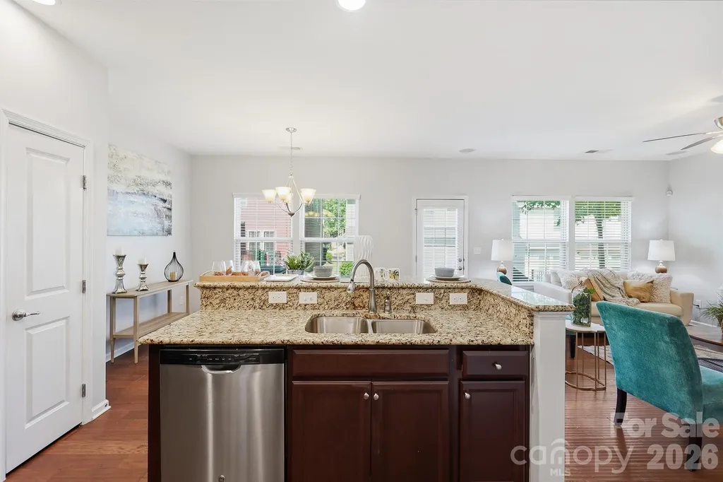 2450 Alyssa Lane Charlotte NC 28208
