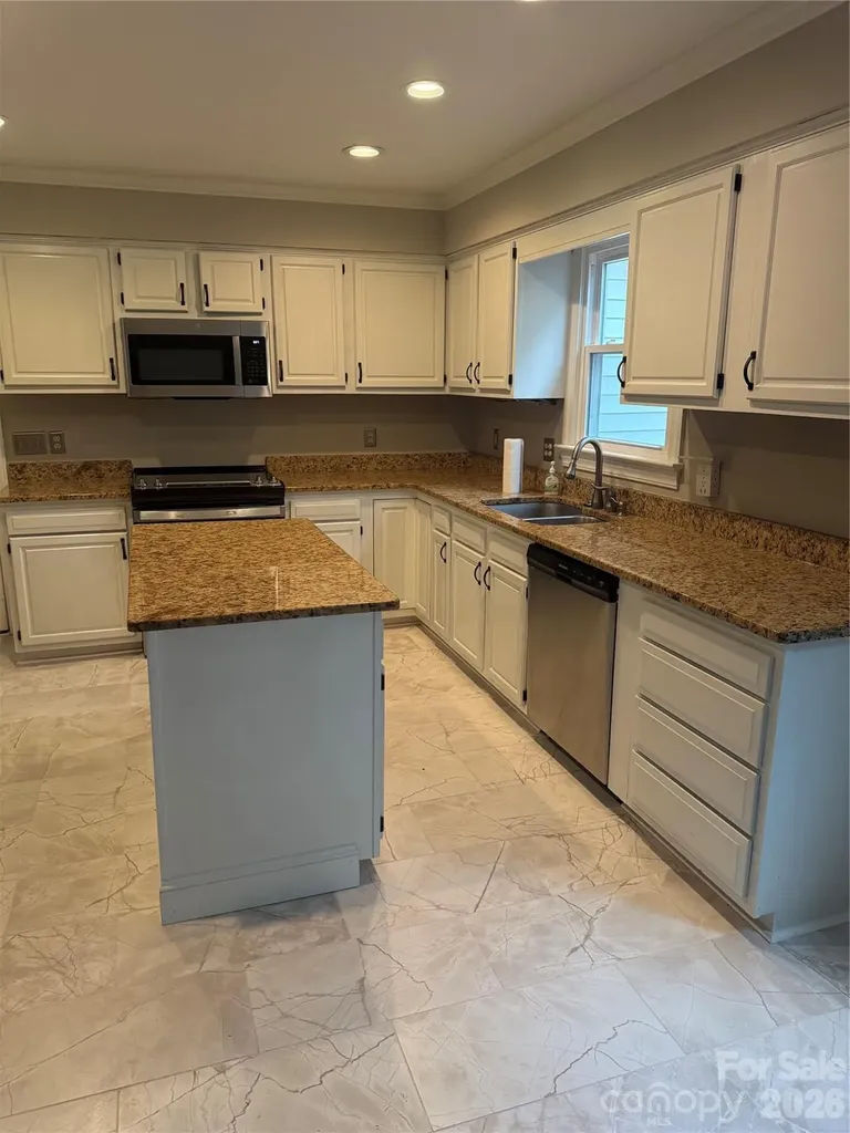 125 Bishop Drive Winterville NC 28590