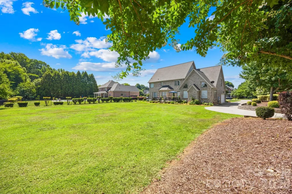 105 Mandarin Drive Mooresville NC 28117
