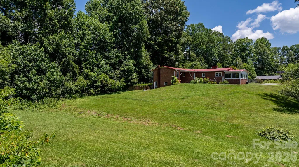 6264 Us 221 Highway S Marion NC 28752