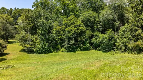 6264 Us 221 Highway S Marion NC 28752