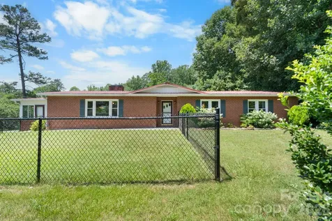6264 Us 221 Highway S Marion NC 28752