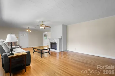 6264 Us 221 Highway S Marion NC 28752