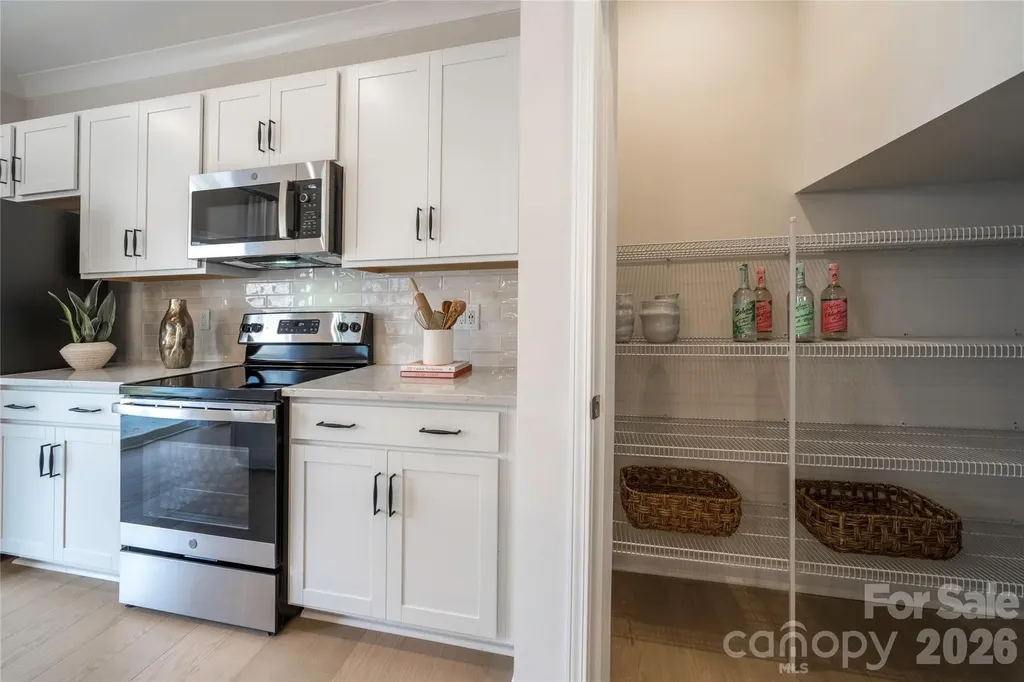 6033 Longar Lane Charlotte NC 28269