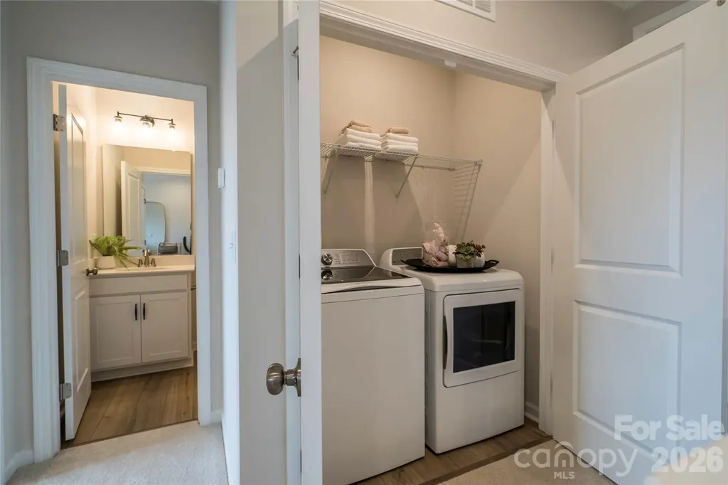 6033 Longar Lane Charlotte NC 28269