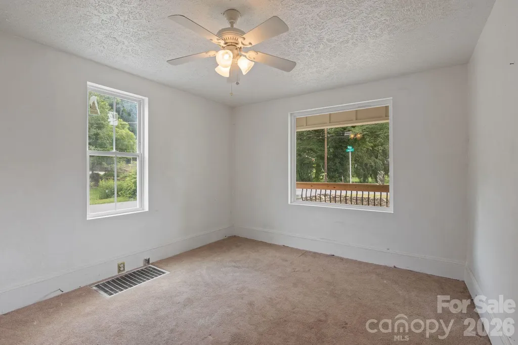 1434 S Main Street Waynesville NC 28786