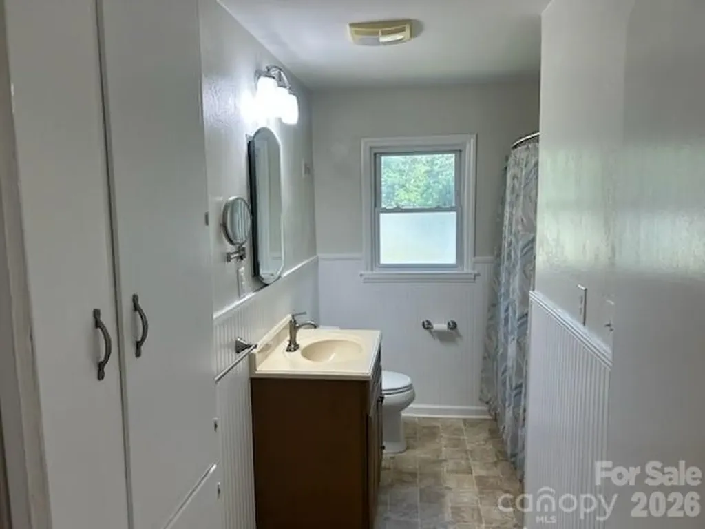 1164 Leigh Circle Charlotte NC 28216
