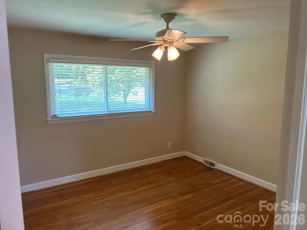 1164 Leigh Circle Charlotte NC 28216