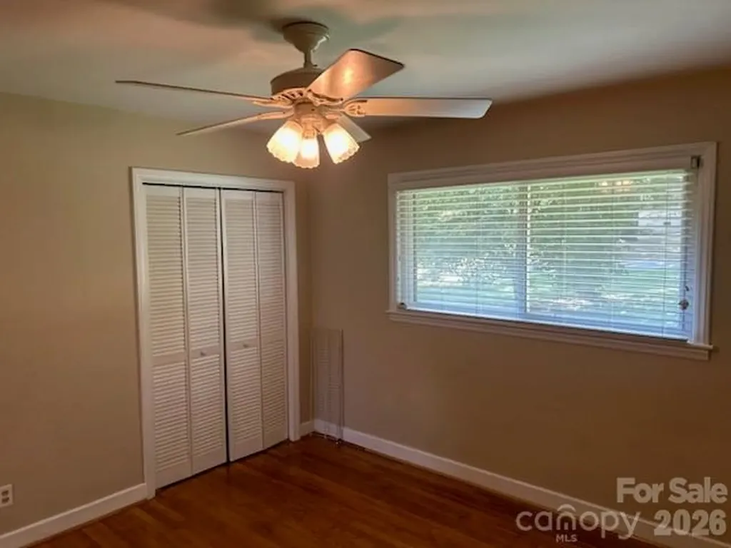 1164 Leigh Circle Charlotte NC 28216