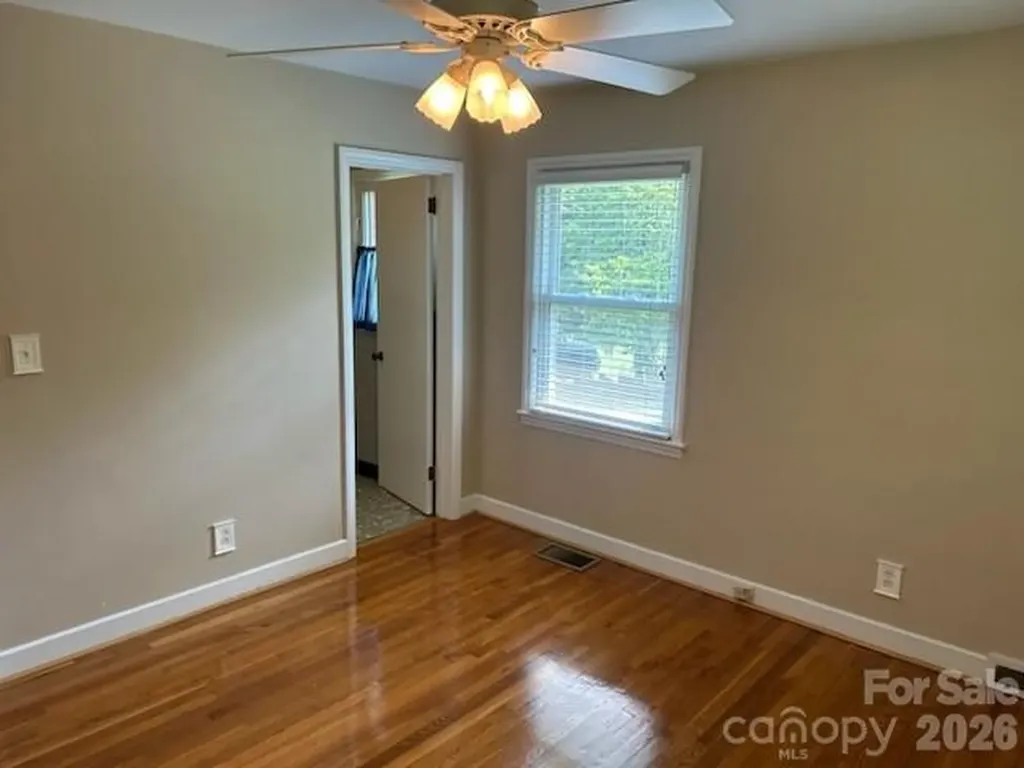 1164 Leigh Circle Charlotte NC 28216