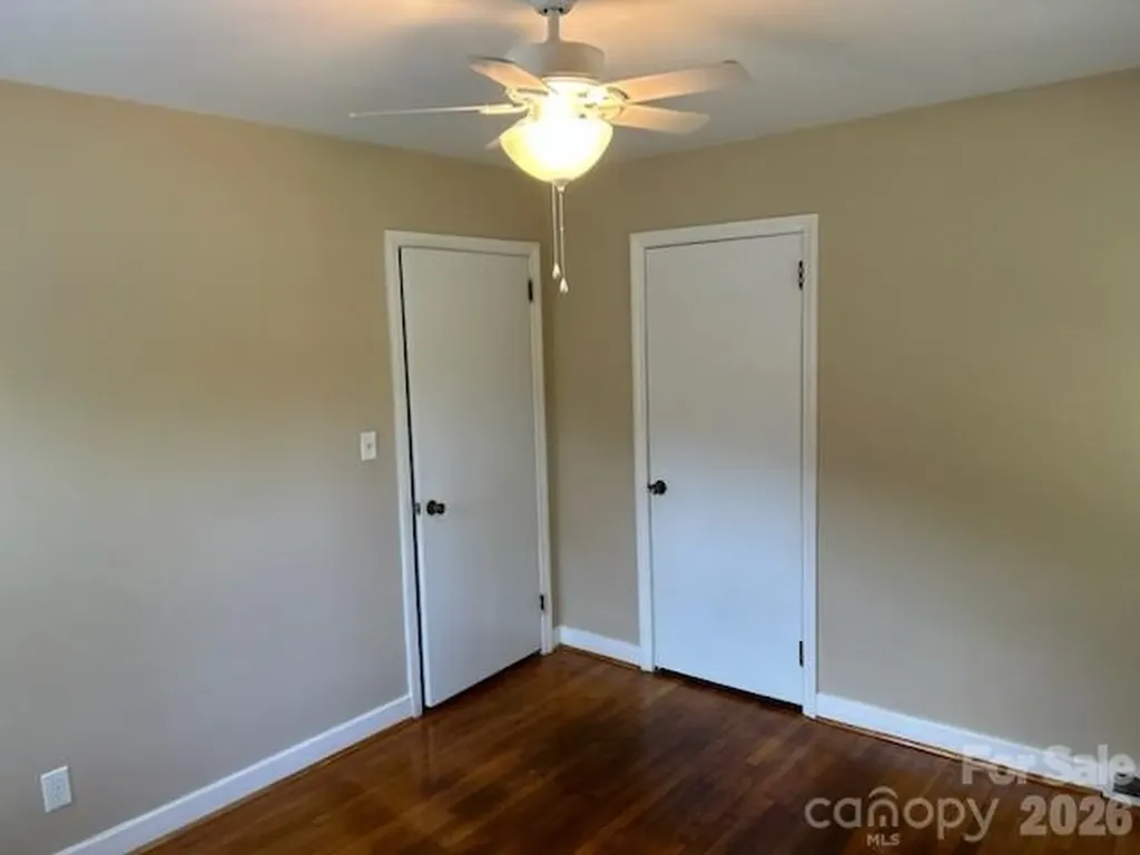 1164 Leigh Circle Charlotte NC 28216