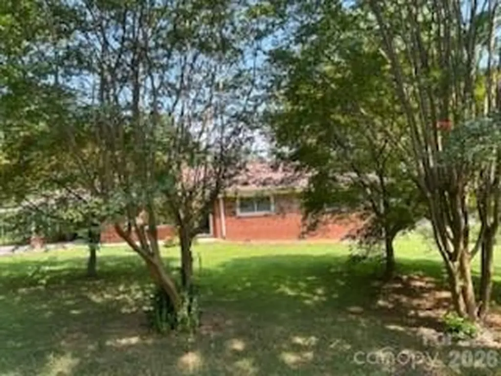 1164 Leigh Circle Charlotte NC 28216