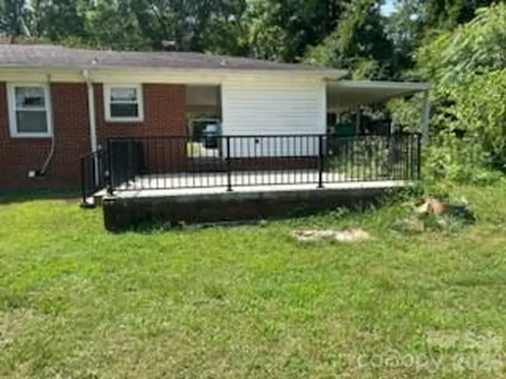 1164 Leigh Circle Charlotte NC 28216