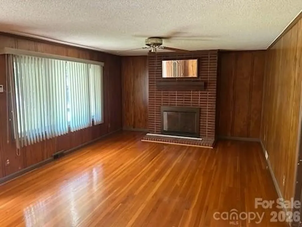 1164 Leigh Circle Charlotte NC 28216