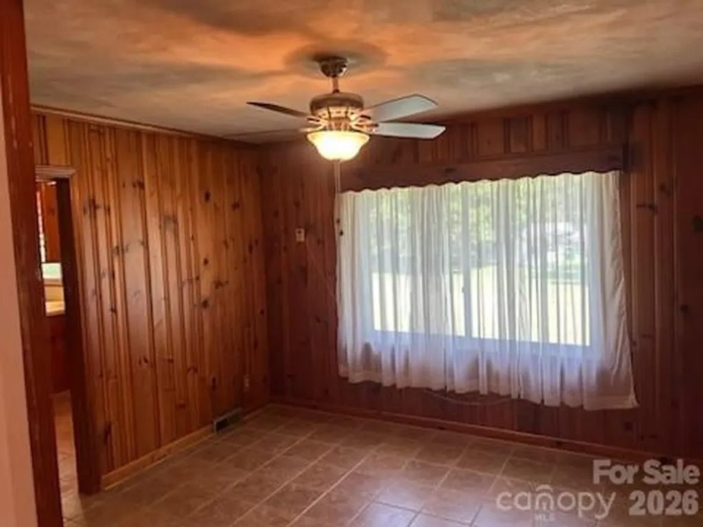 1164 Leigh Circle Charlotte NC 28216