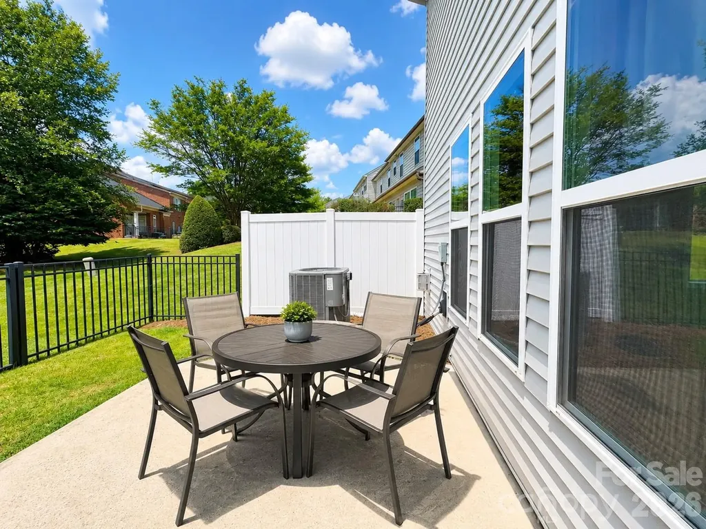 4752 Mount Royal Lane Charlotte NC 28210