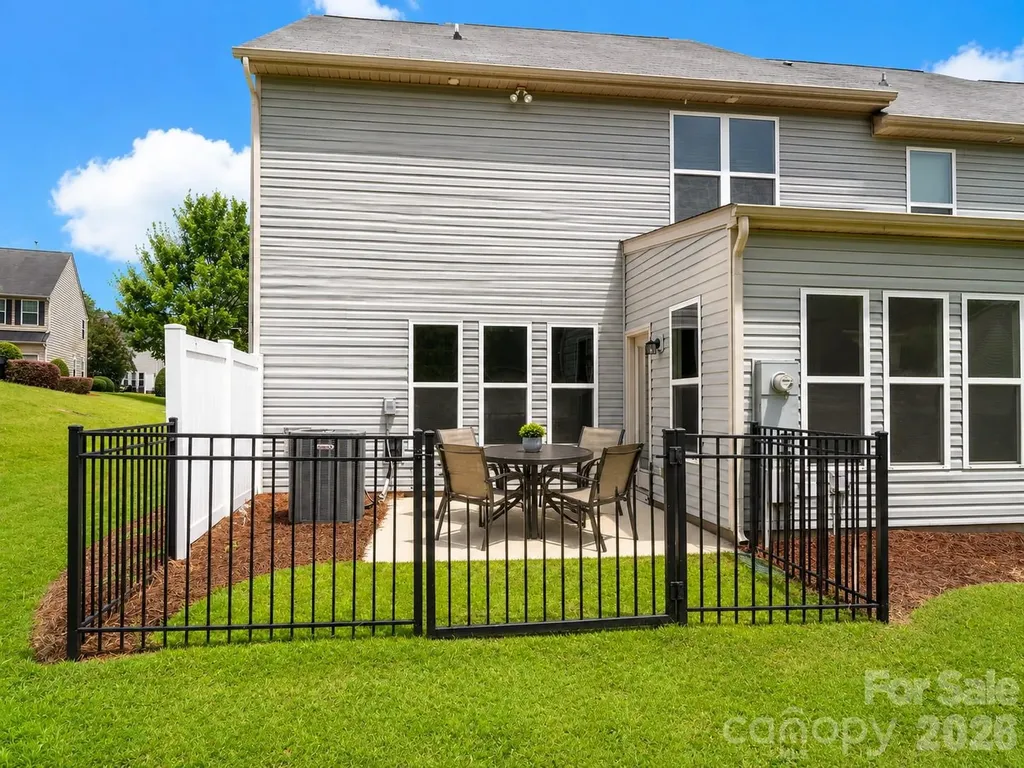 4752 Mount Royal Lane Charlotte NC 28210