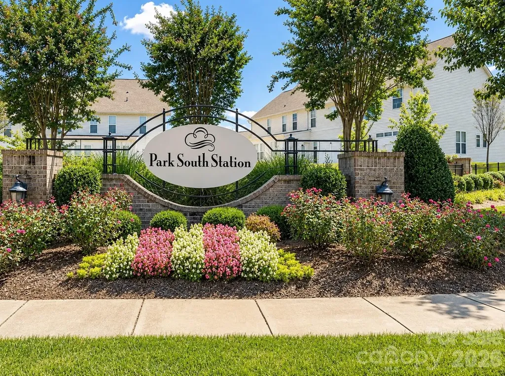 4752 Mount Royal Lane Charlotte NC 28210
