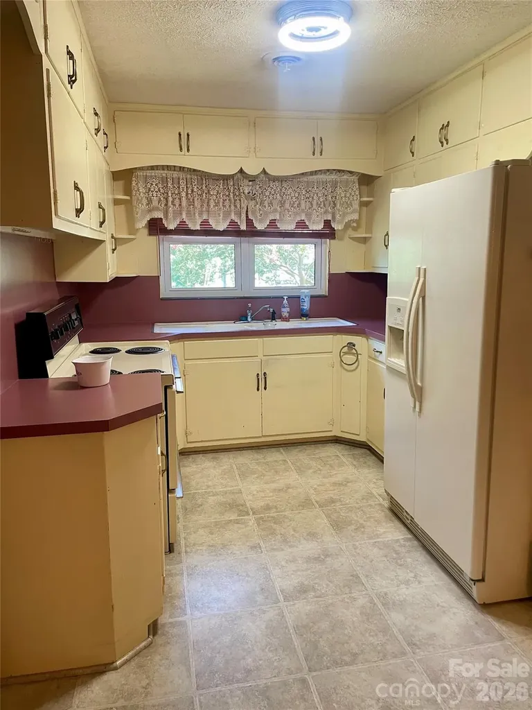 1099 Amherst Road Morganton NC 28655