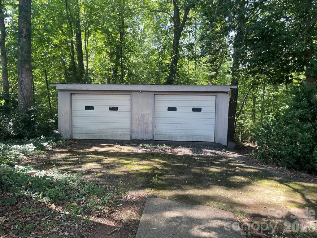 1099 Amherst Road Morganton NC 28655