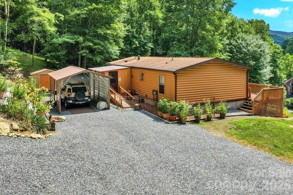 488 Wards Branch Road Sugar Grove NC 28679