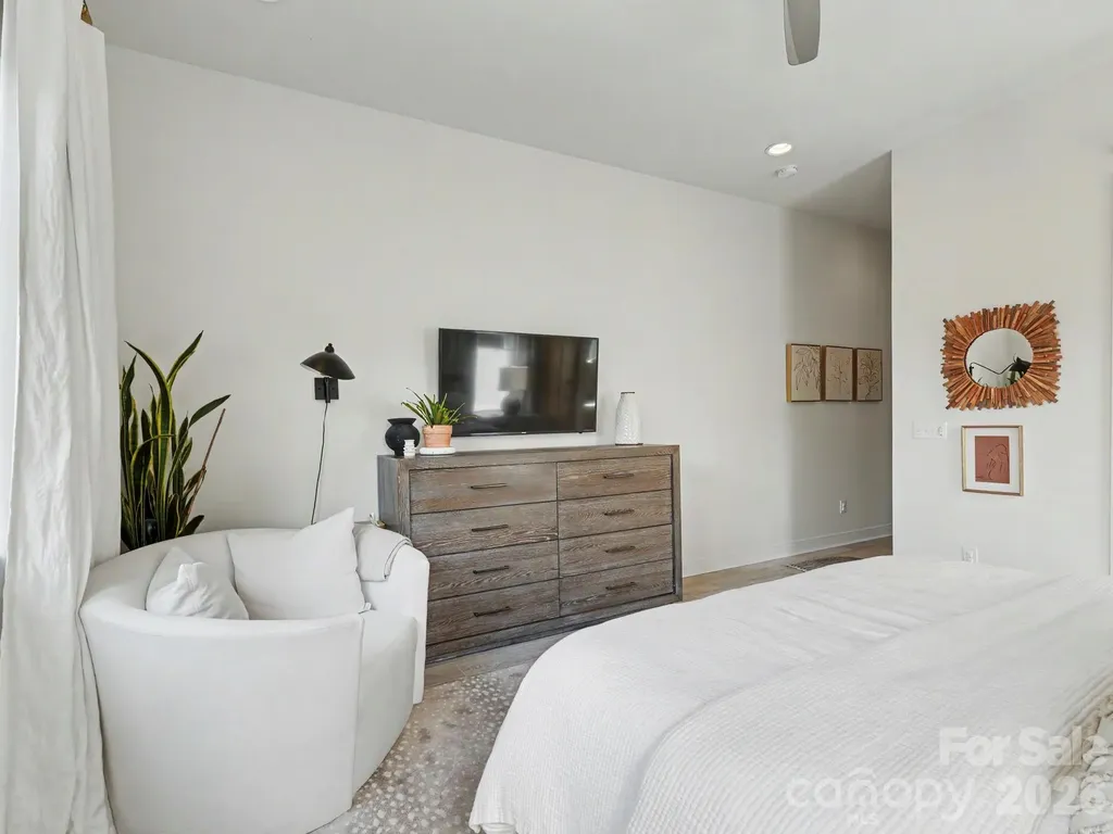 1314 Levy Way Charlotte NC 28205