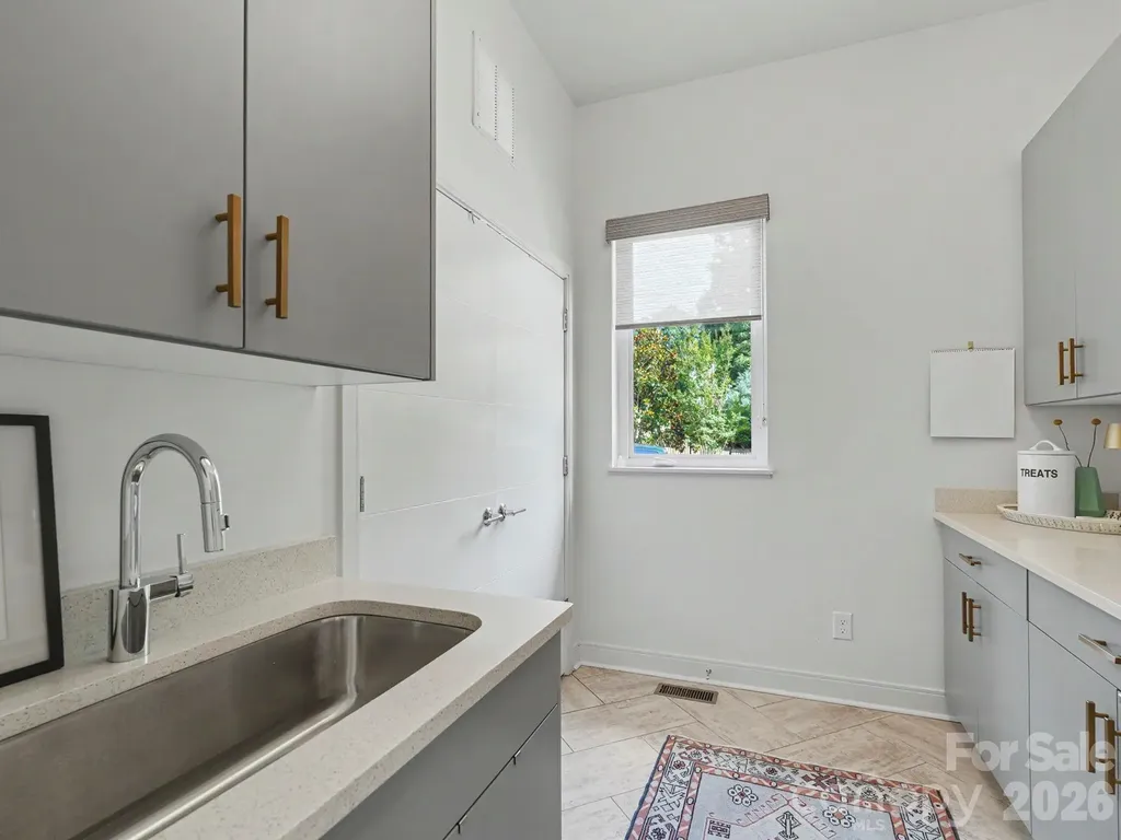 1314 Levy Way Charlotte NC 28205