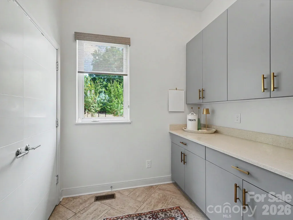 1314 Levy Way Charlotte NC 28205