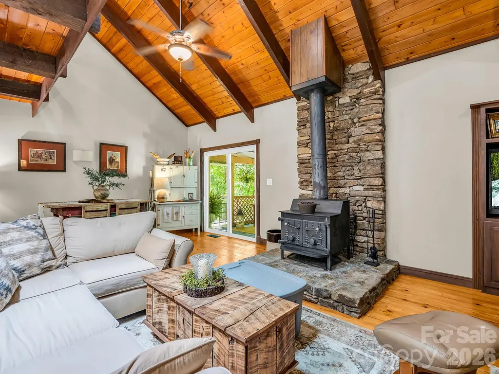 2760 Ugugu Drive Brevard NC 28712
