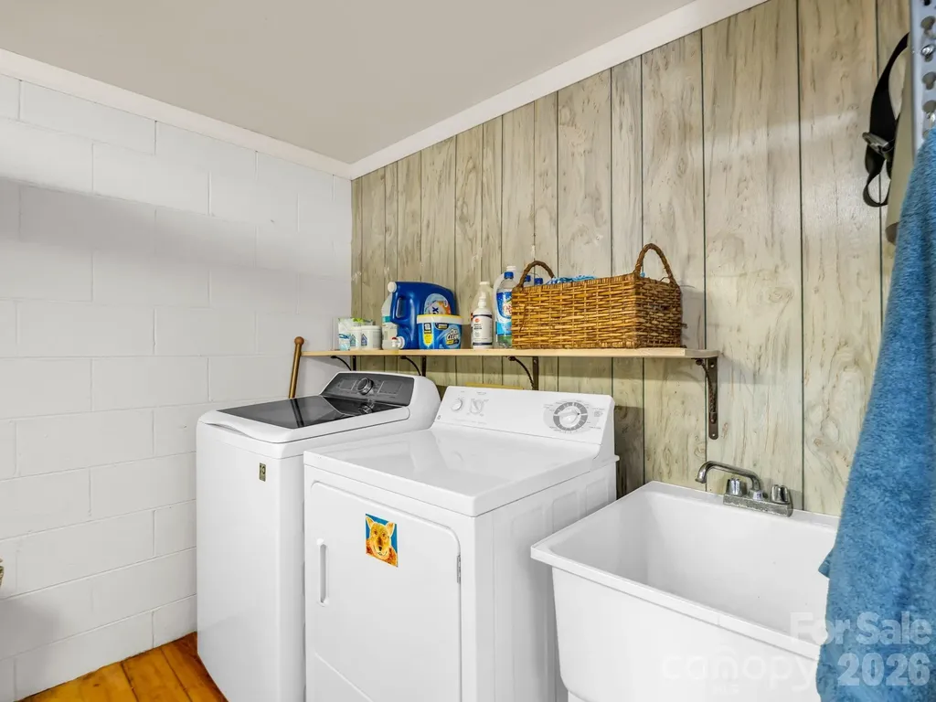 2760 Ugugu Drive Brevard NC 28712